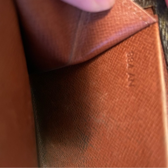 Louis Vuitton Monogram Elise Compact Wallet - Picture 6 of 6